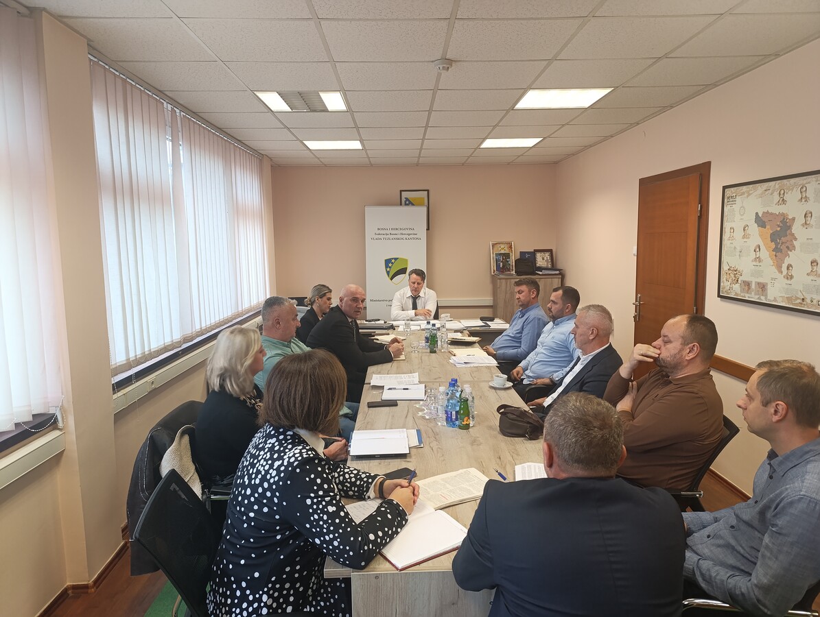 1762873434_6913505a80717