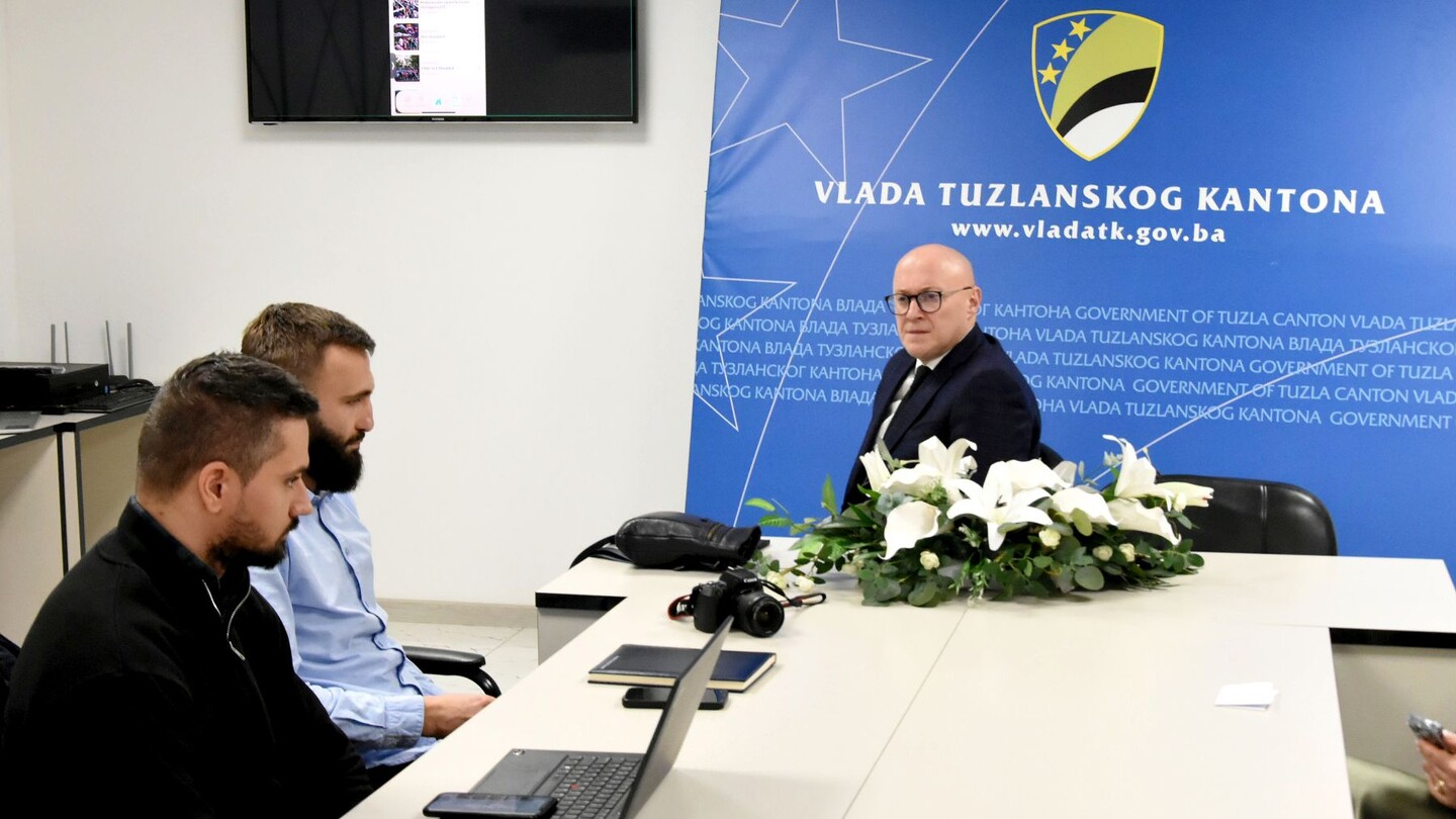 1765371811_69396fa360278