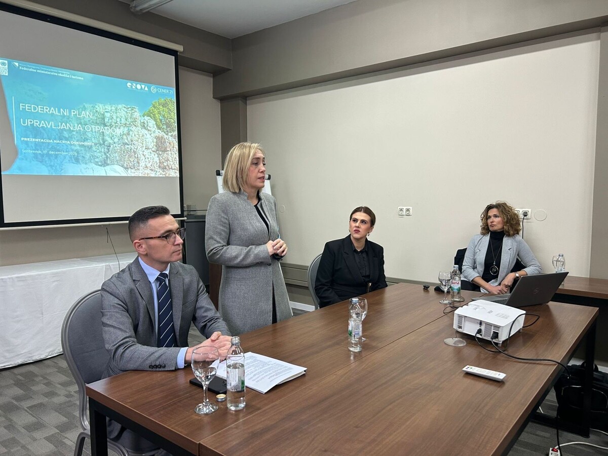 1766599475_694c2b3332ca5