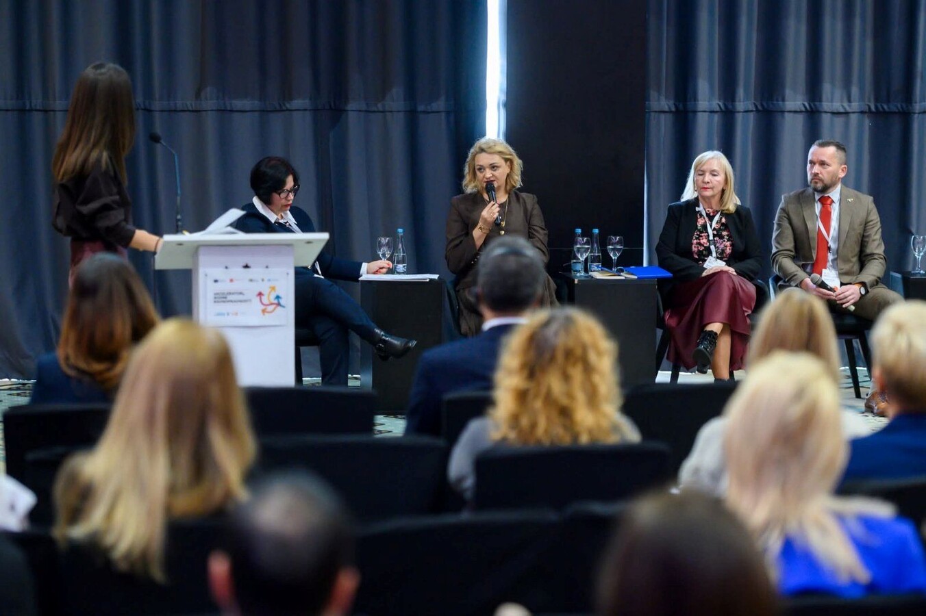 1766599551_694c2b7fd1147