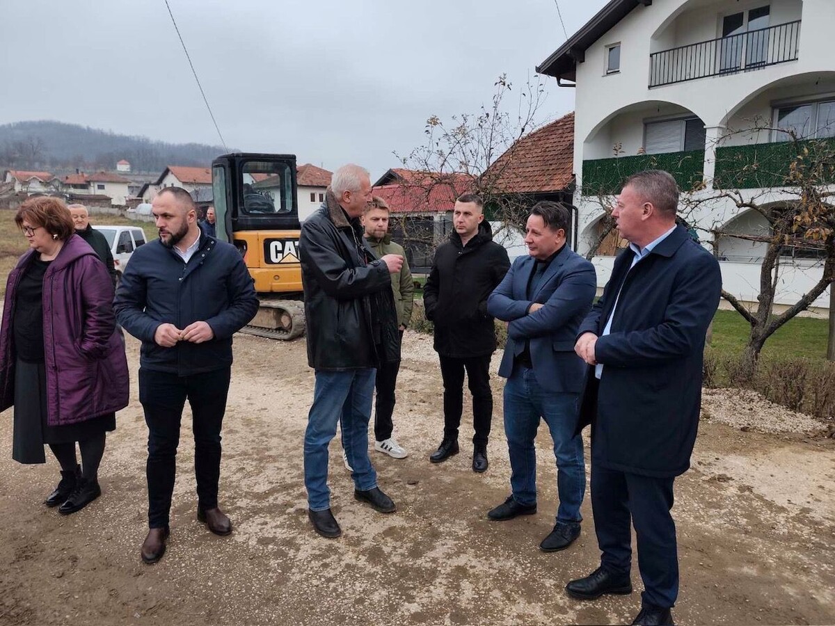 1766599577_694c2b995629d