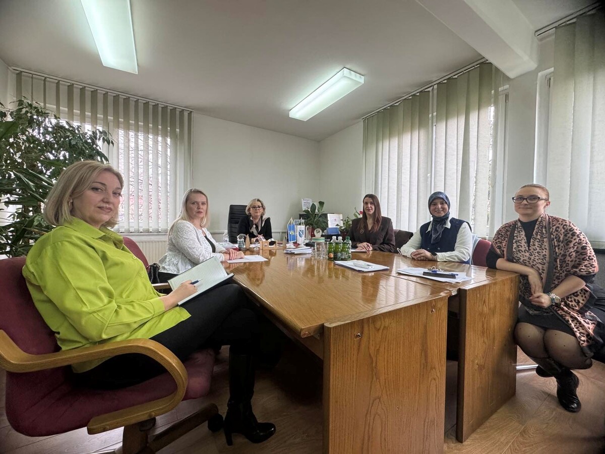 1770386414_6985f3eea9442