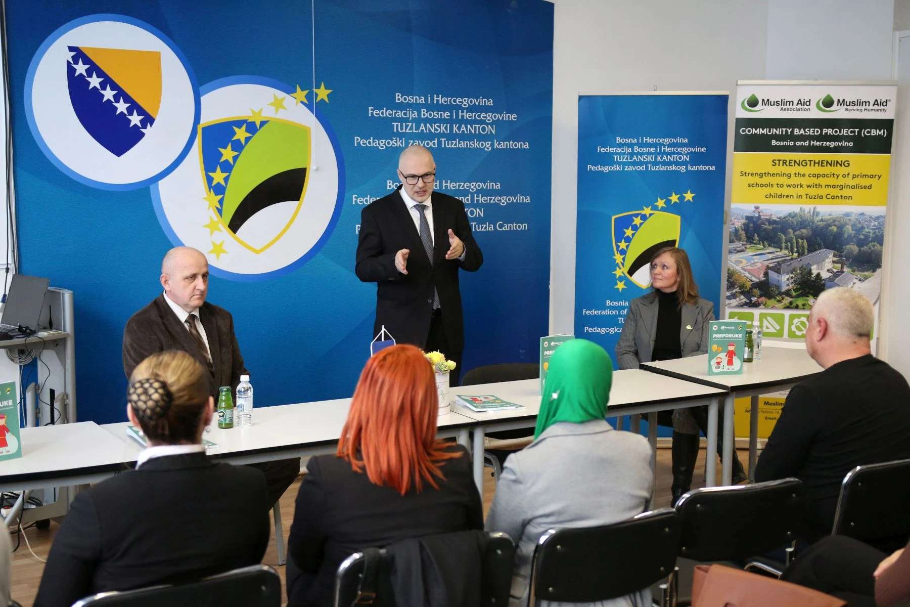 Dodatna podrška učenicima u inkluziji: Promovisan priručnik za rad asistenata u nastavi